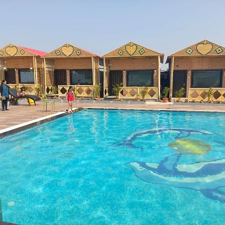 Midwaay Resort Patratu 外观 照片