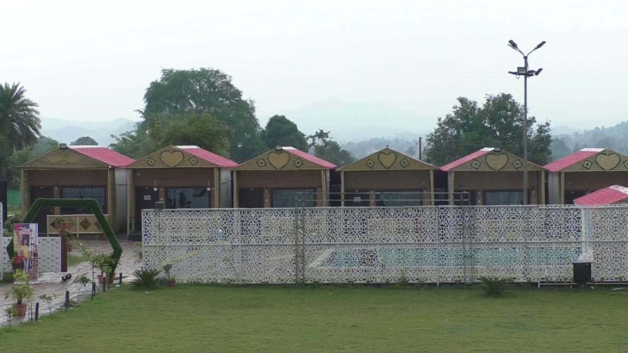 Midwaay Resort Patratu 外观 照片
