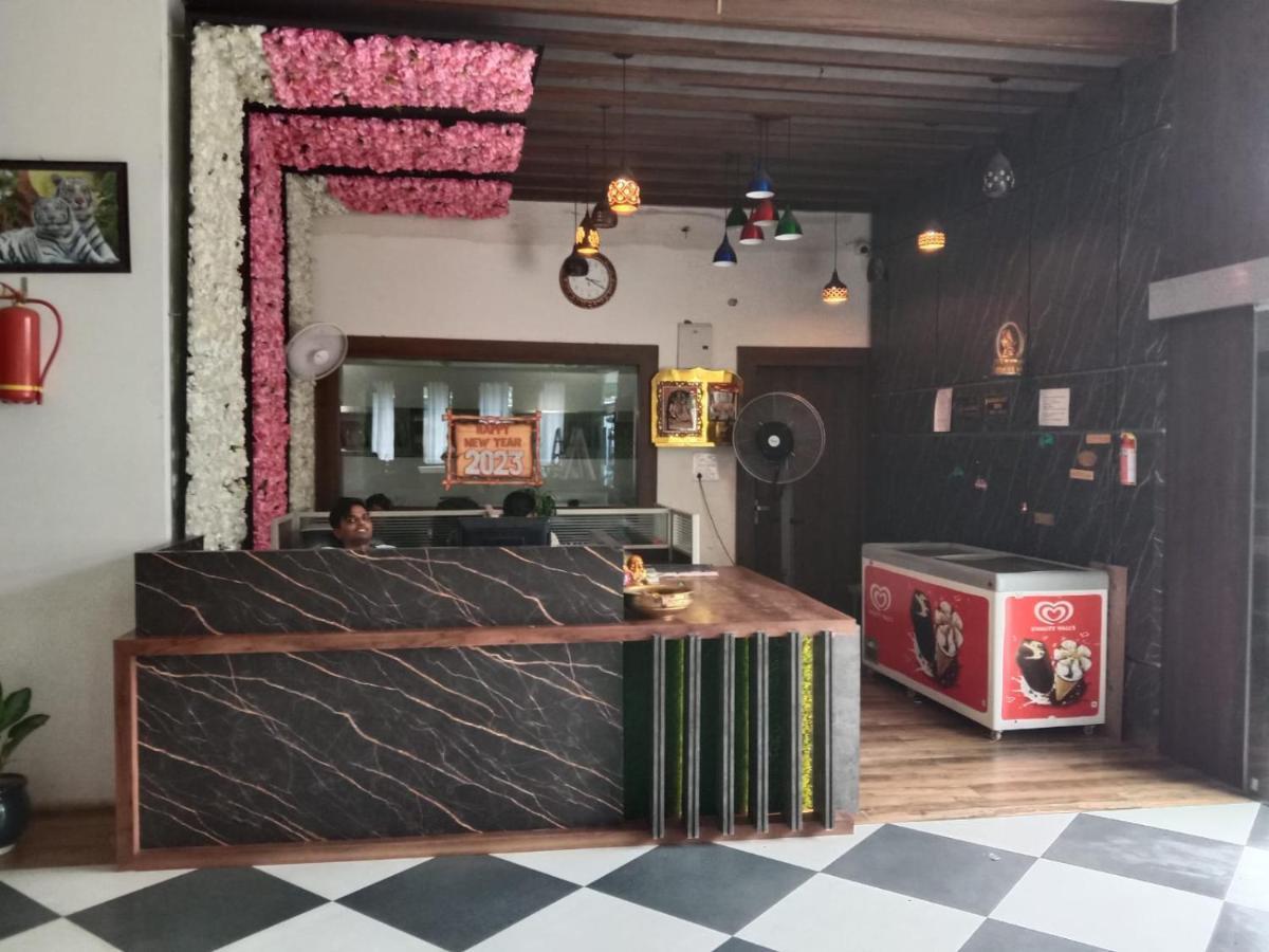 Midwaay Resort Patratu 外观 照片
